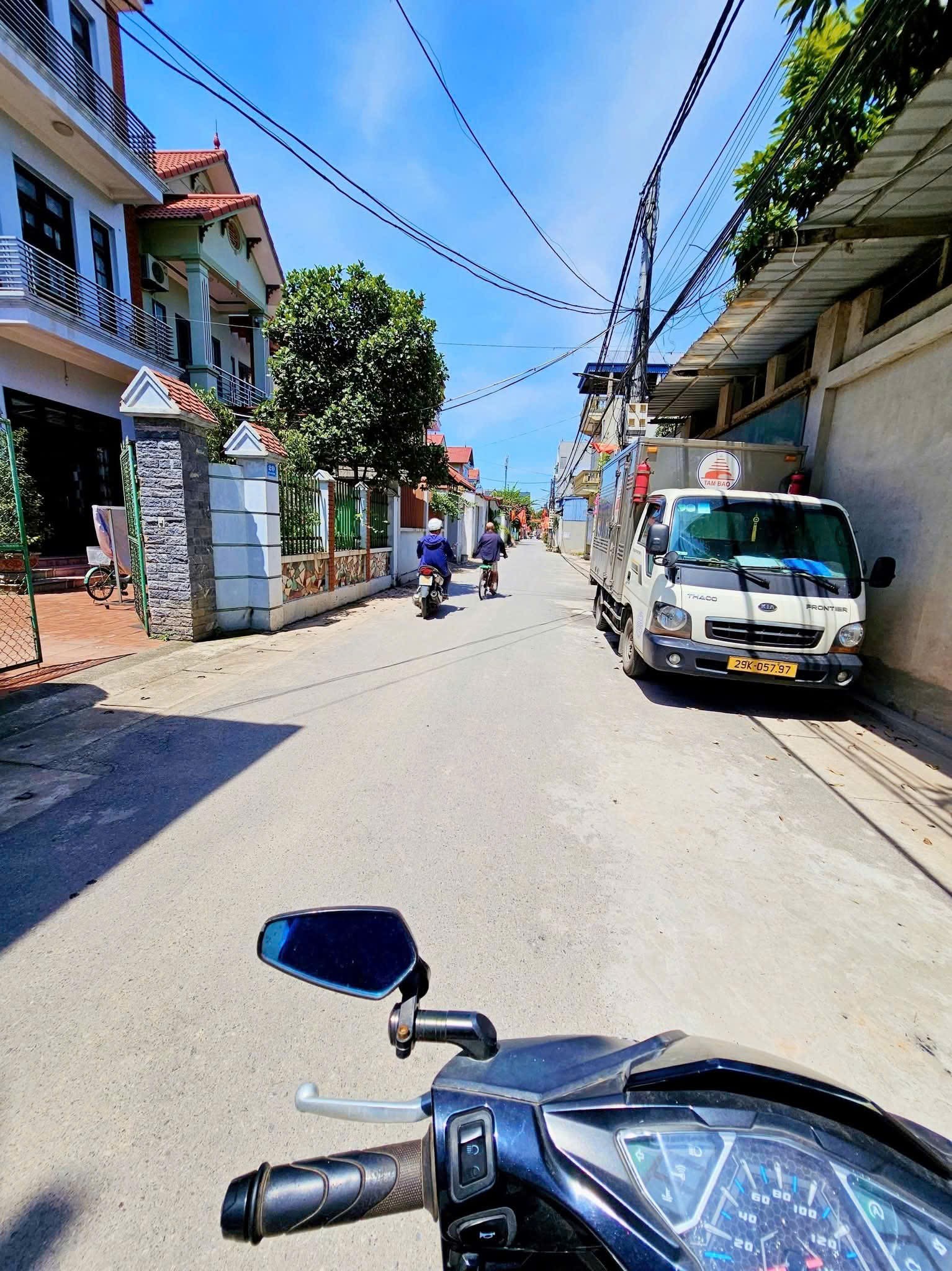 Bán đất