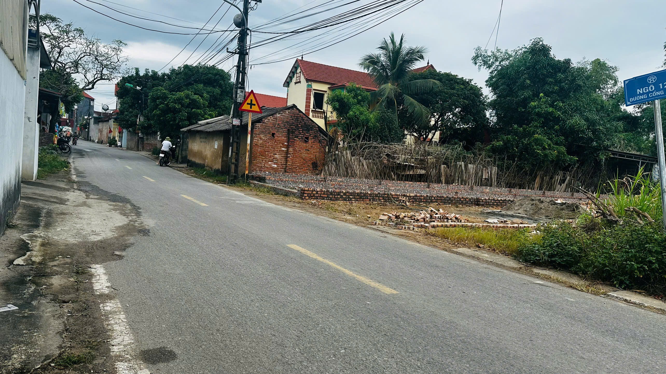 Bán đất